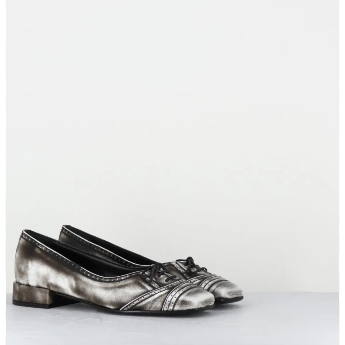 Chaussures | Ballerines^TO&CO Ballerines en cuir effet vintage petit lacet - FABIENE BORDOBA WHITE NOIR&BLANC