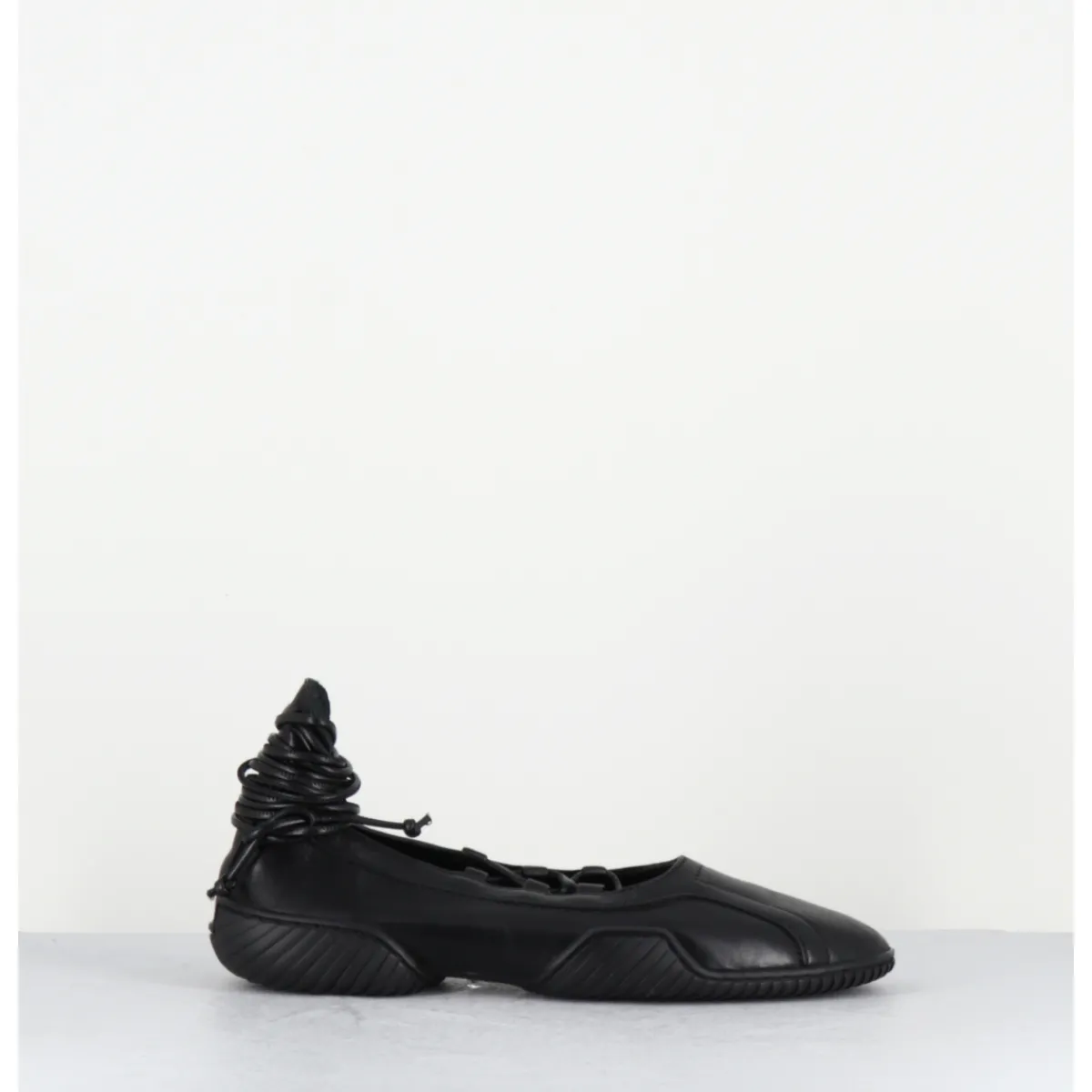 Chaussures | Ballerines^MIISTA Ballerines sport en cuir longs lacets - AVERIE BLACK LACE NOIR