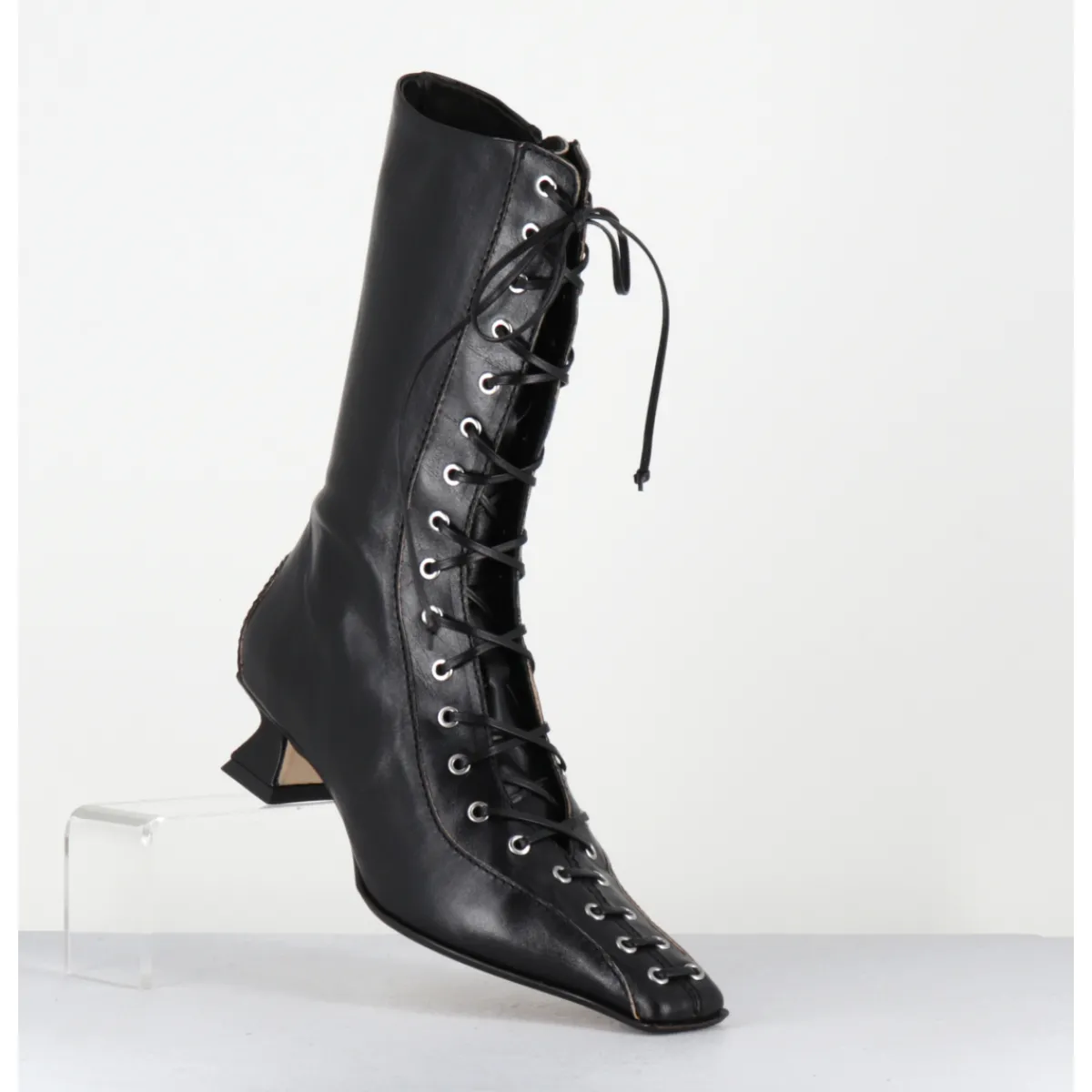 boots__lacets_corset_cuir_noir_amp_bout_carr__emile_black_lace_up_4.webp Boots^MIISTA Boots à lacets corseté cuir & bout carré - EMILE BLACK LACE UP NOIR