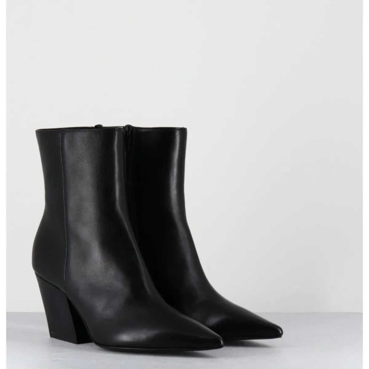 Boots^GARRICE LAB Boots bout pointu en cuir talon biseauté - SWAN NAPPA NERO NOIR