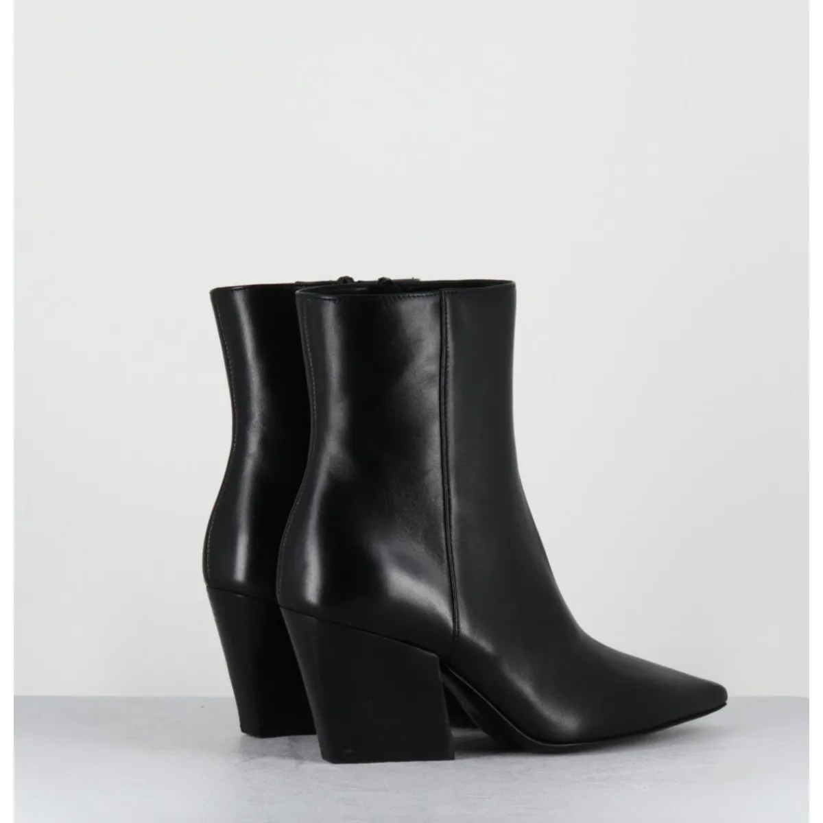 Boots^GARRICE LAB Boots bout pointu en cuir talon biseauté - SWAN NAPPA NERO NOIR