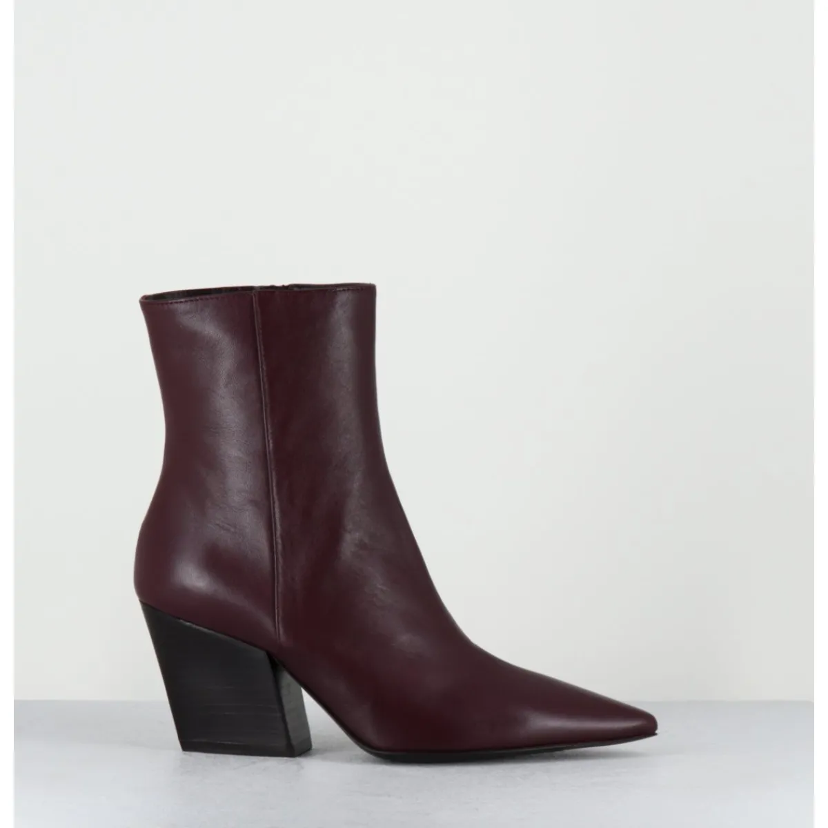 Boots^GARRICE LAB Boots bout pointu en cuir prune talon biseauté - SWAN NAPPA MOGANO BORDEAU