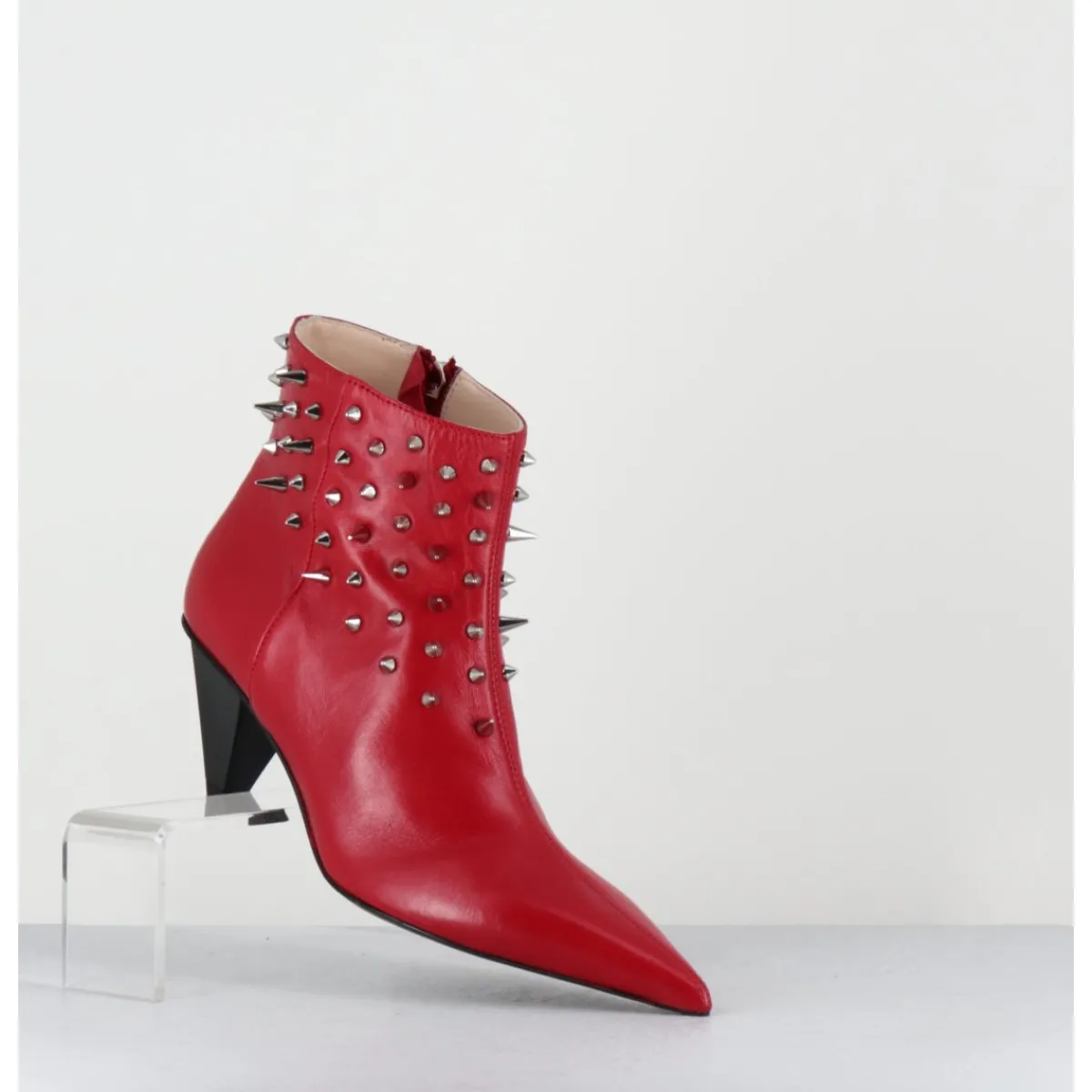 Boots^AGL Boots bout pointu en cuir à clous - KNIFE STUDS CERISE ROUGE