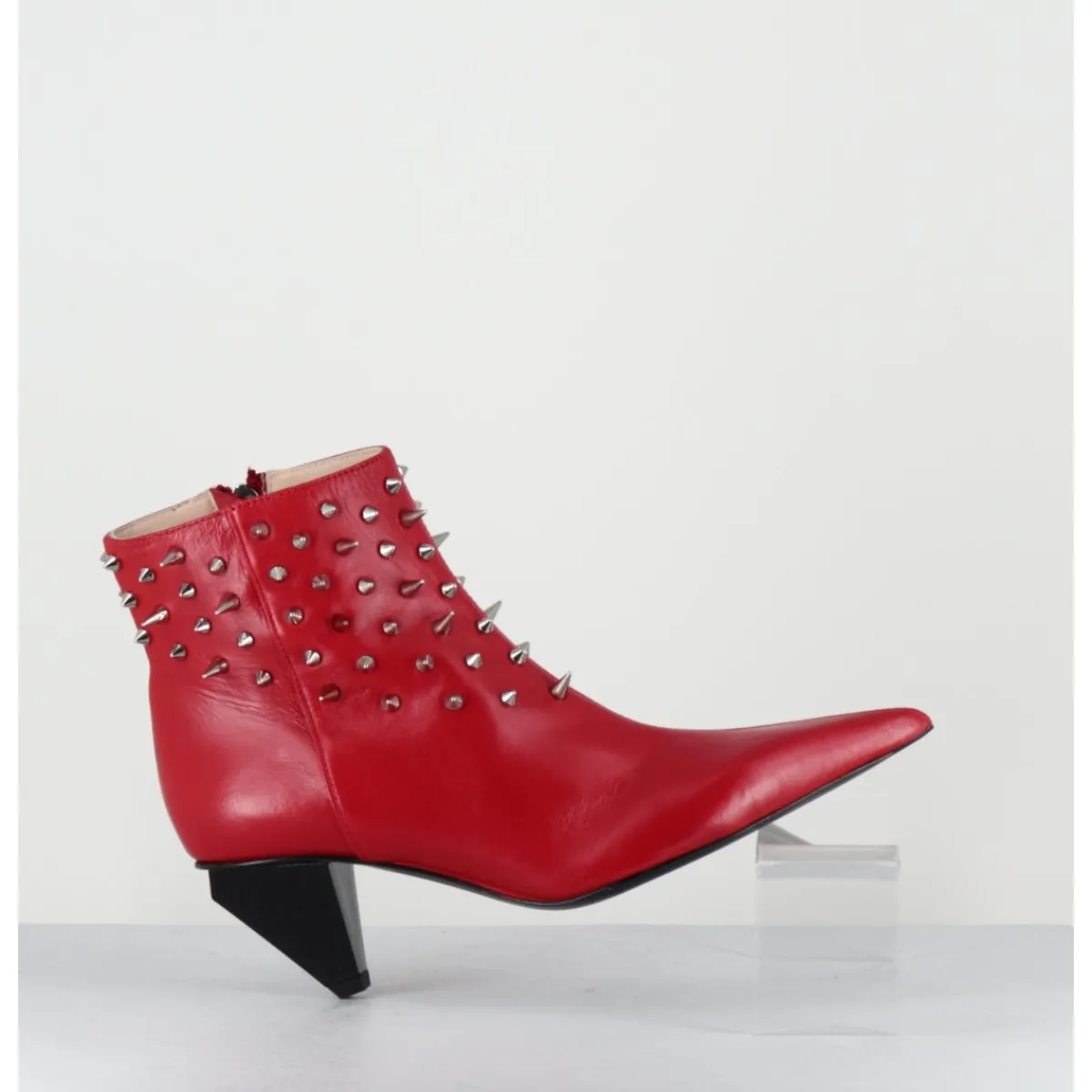 Boots^AGL Boots bout pointu en cuir à clous - KNIFE STUDS CERISE ROUGE