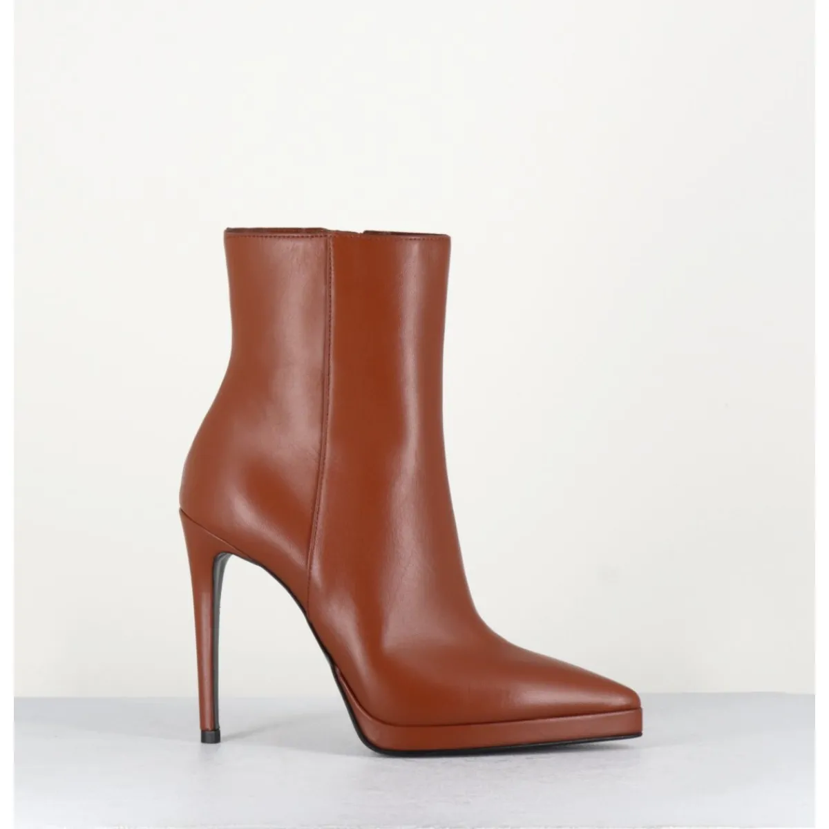 Boots^GARRICE LAB Boots bout pointu talon haut en cuir caramel - SAFRA LUGGAGE CAMEL