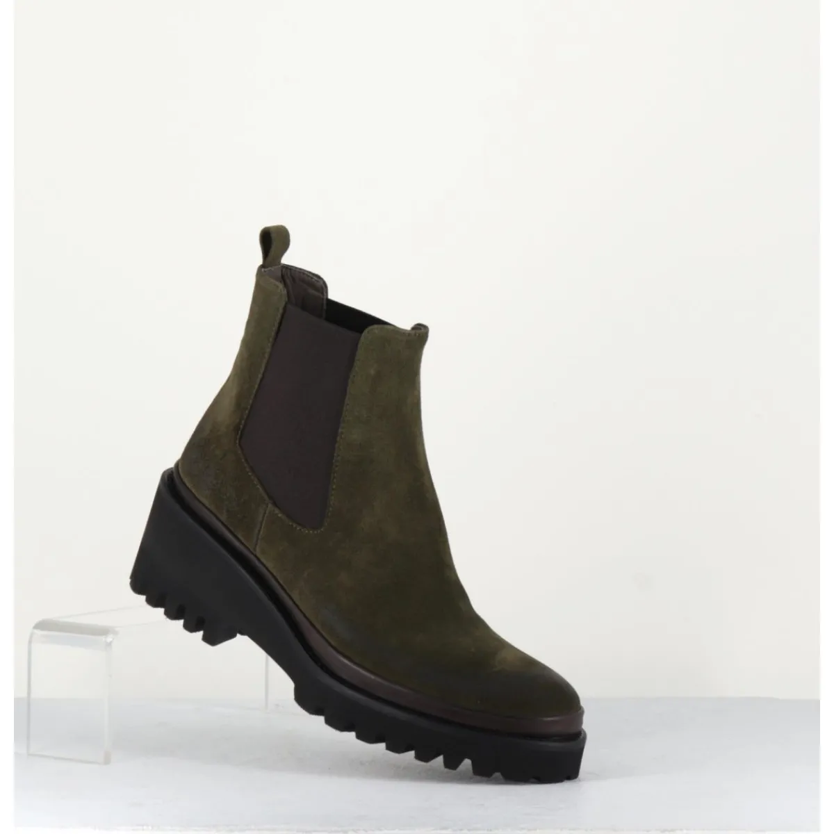 Boots^GARRICE LAB Boots chelsea en daim kaki & semelle micro - BRADI OIL MILITARE