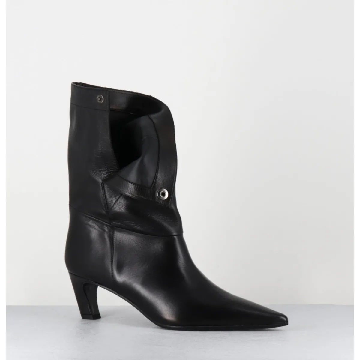 Boots^THEA MIKA Boots en cuir bout pointu à pression - TMC451B NATUR NERO NOIR