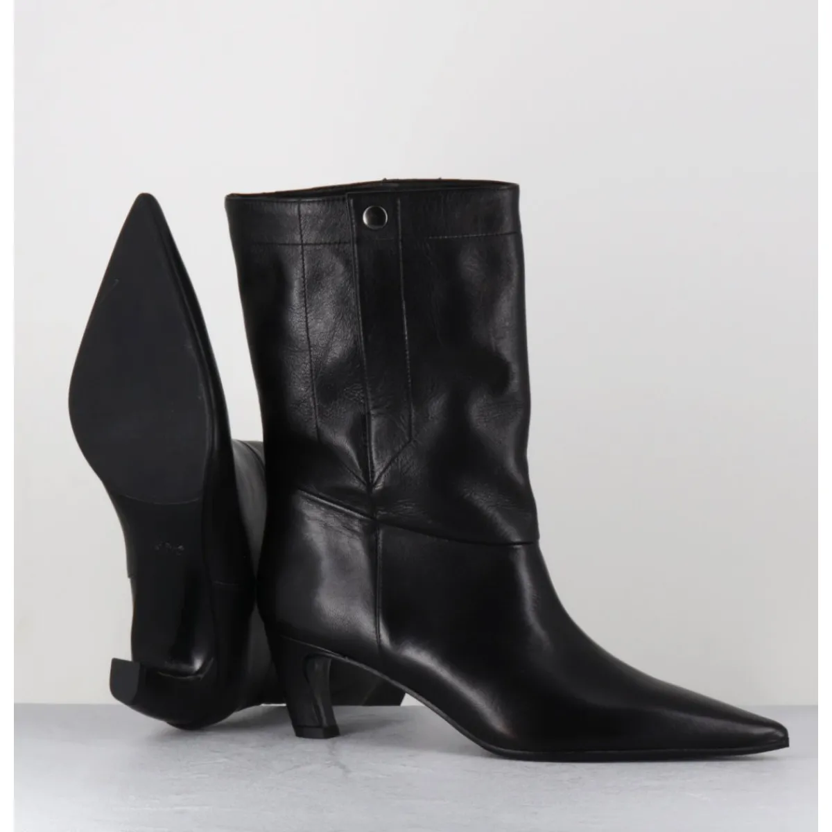 Boots^THEA MIKA Boots en cuir bout pointu à pression - TMC451B NATUR NERO NOIR
