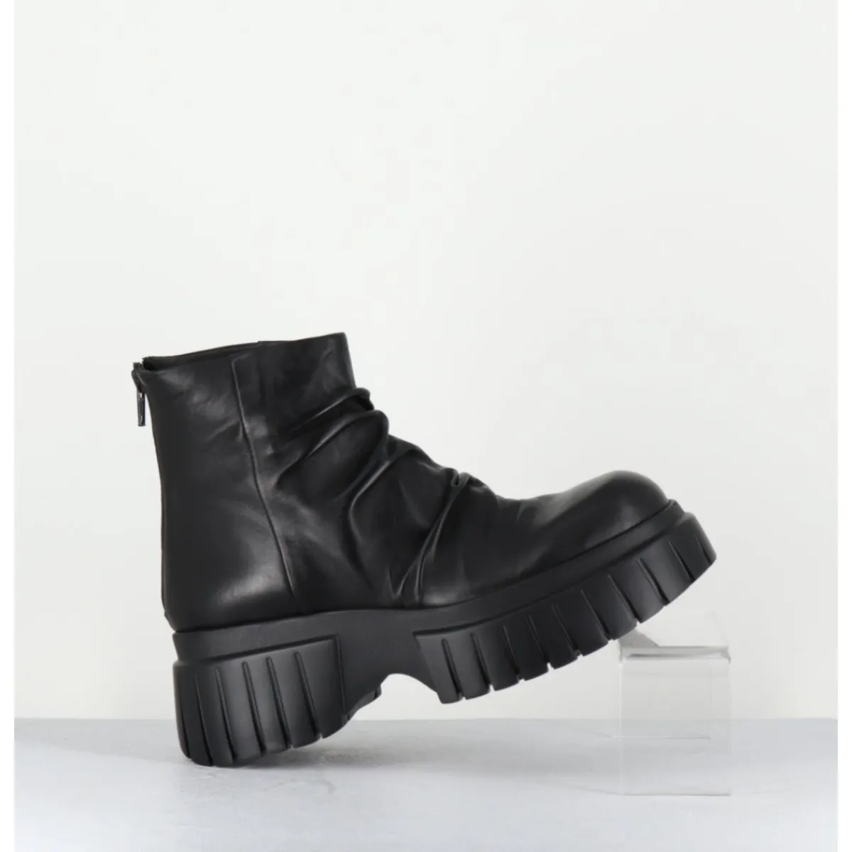 Boots^GARRICE LAB Boots en cuir plissé semelle épaisse - GANT GLOVE NERO NOIR