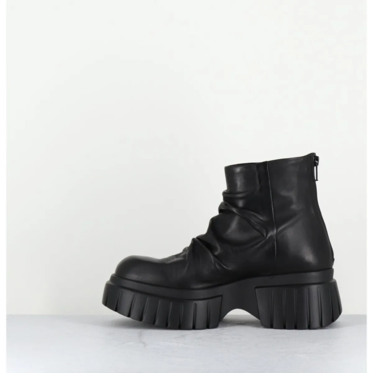 Boots^GARRICE LAB Boots en cuir plissé semelle épaisse - GANT GLOVE NERO NOIR