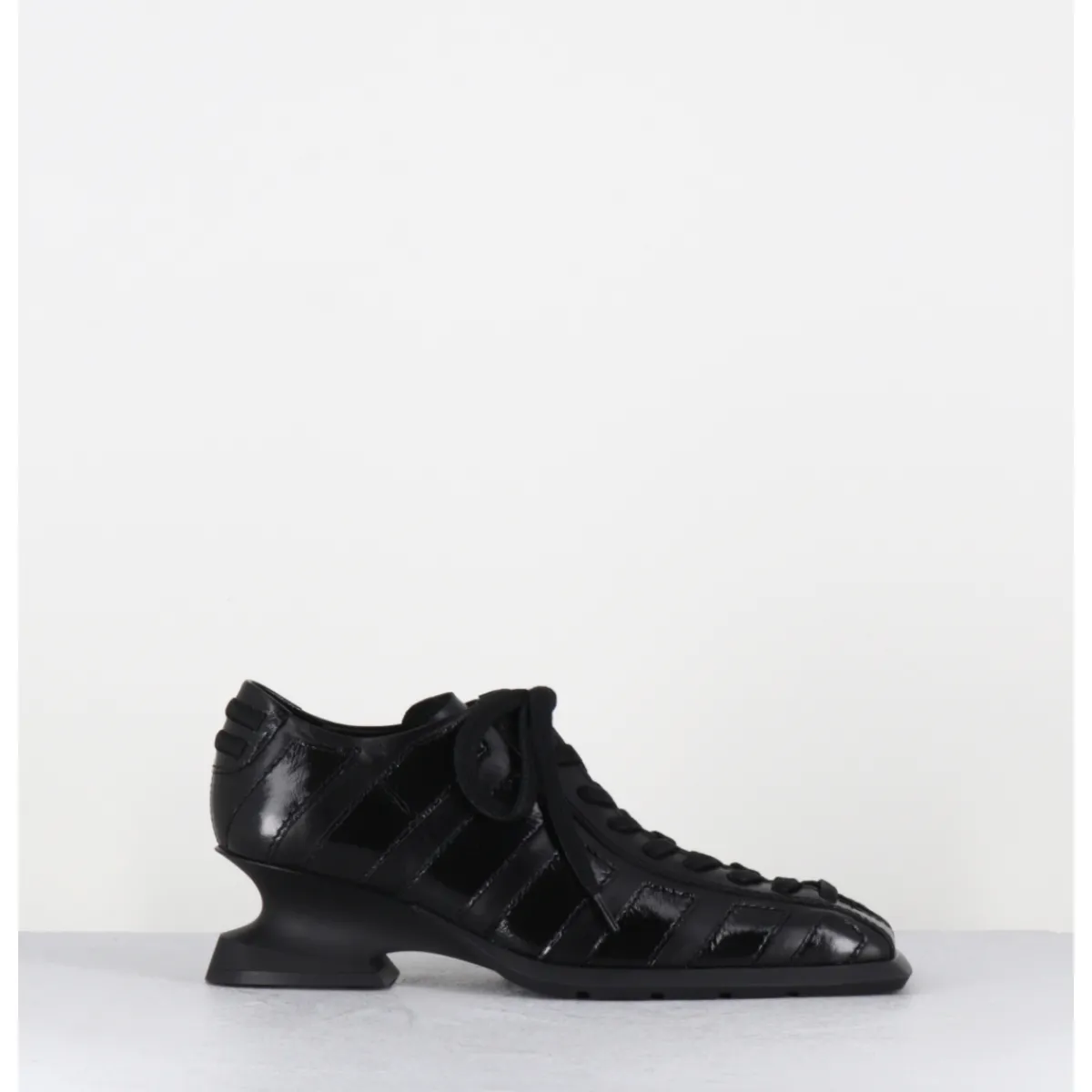 Chaussures | Sneakers^MIISTA Chaussures à lacets en cuir talon destructuré - GOLDIE BLACK WEDGE NOIR