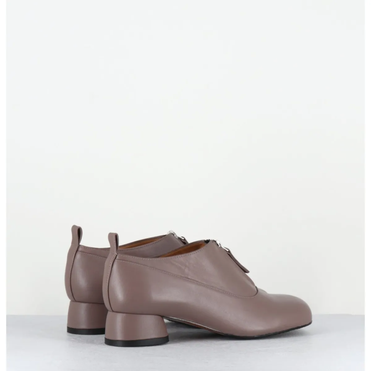 Mocassins | Chaussures^AUDLEY Chaussures petit talon et zip central en cuir taupe - IROY NAPPA FUNGHI GRIS