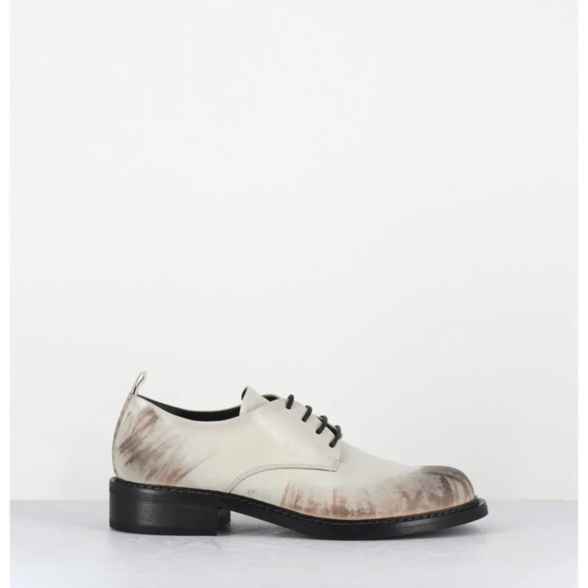 Chaussures^GARRICE LAB Derbies en cuir blanc cassé effet usé - ANATI MORODER AVORIO