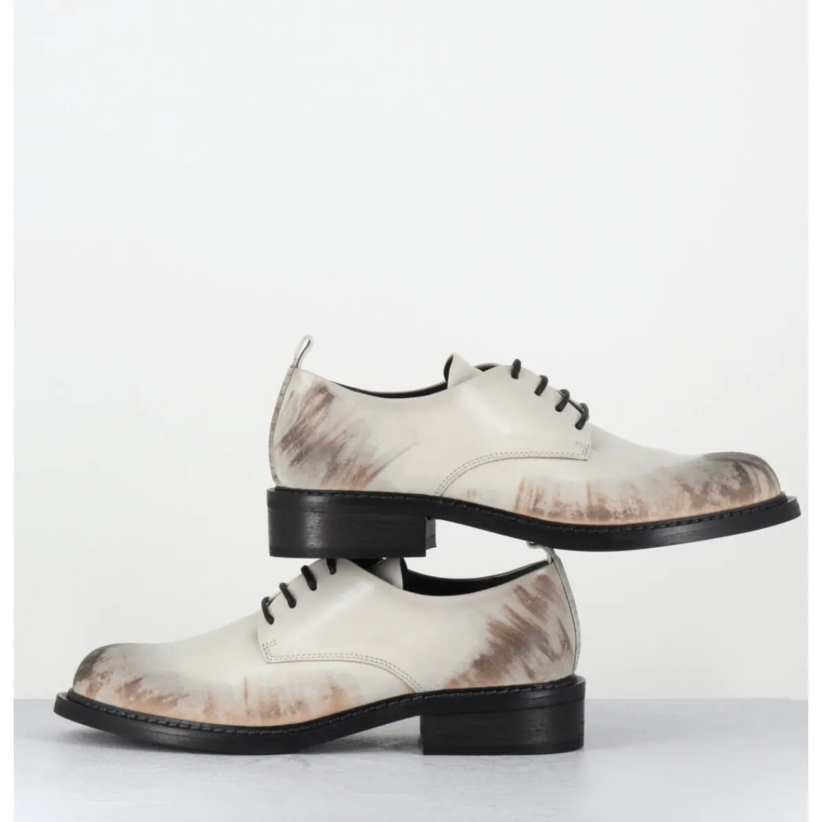 Chaussures^GARRICE LAB Derbies en cuir blanc cassé effet usé - ANATI MORODER AVORIO