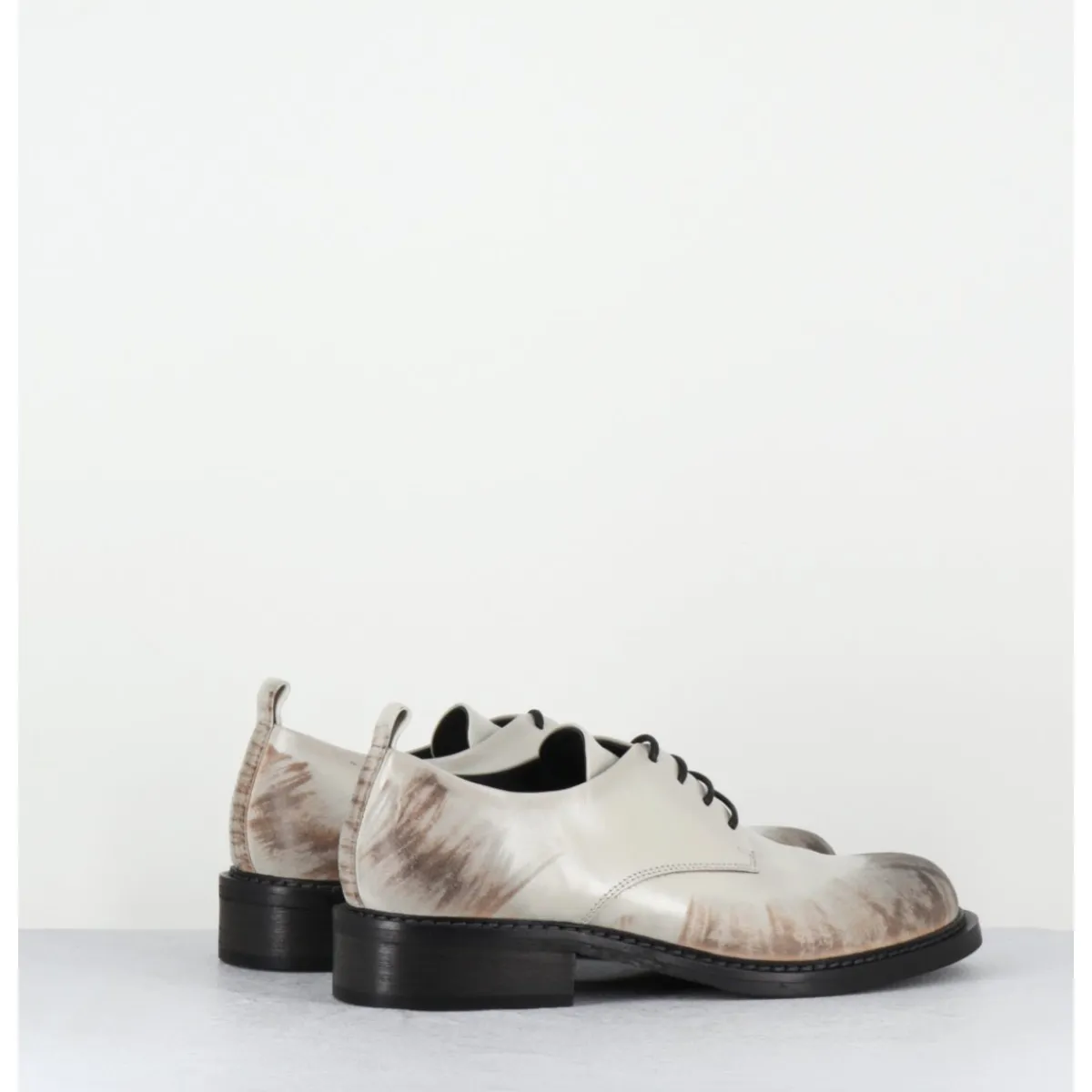 Chaussures^GARRICE LAB Derbies en cuir blanc cassé effet usé - ANATI MORODER AVORIO