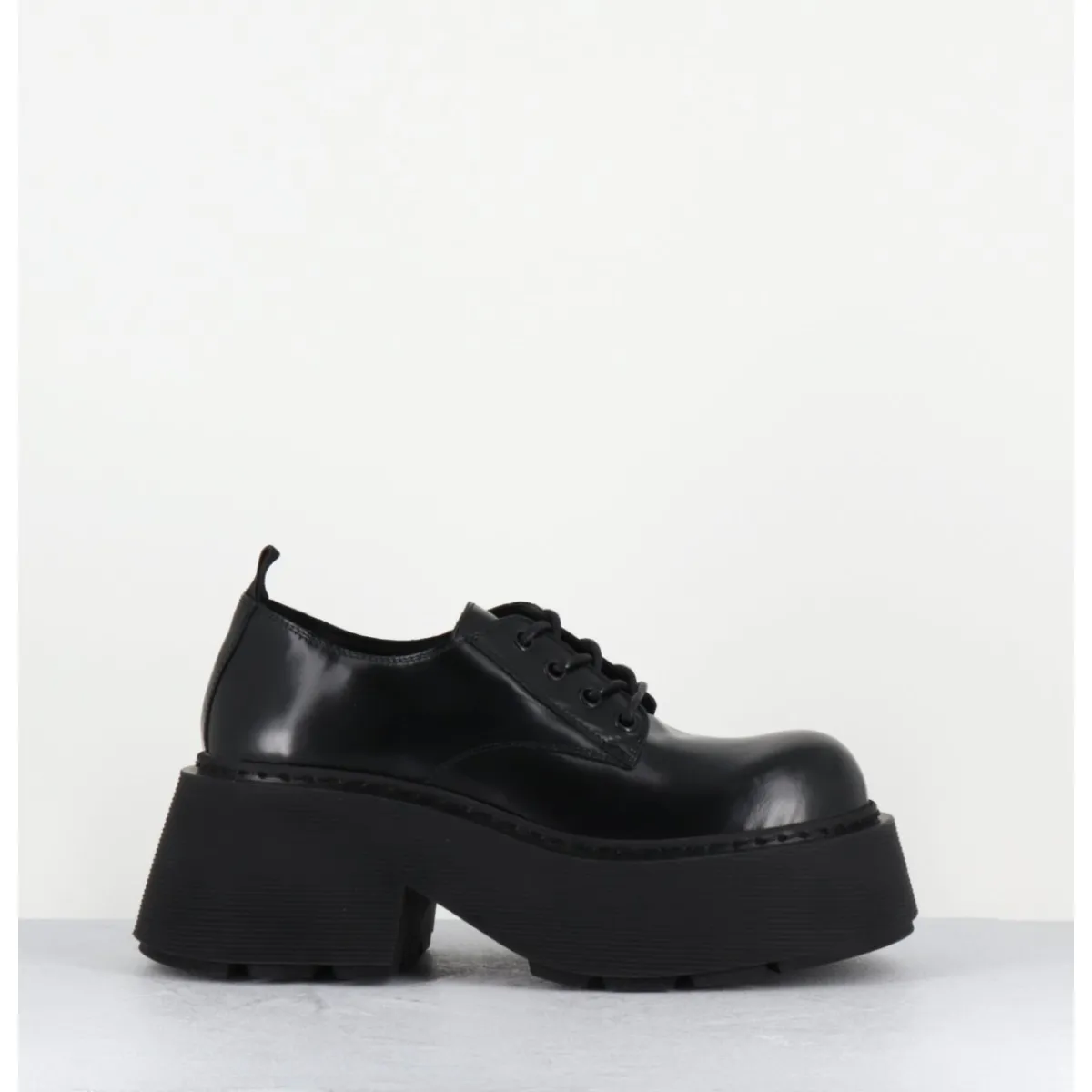 Chaussures^VIC MATIE Derbies en cuir glacé fumé semelle épaisse - 1D7702D BUFFY BLACK NOIR