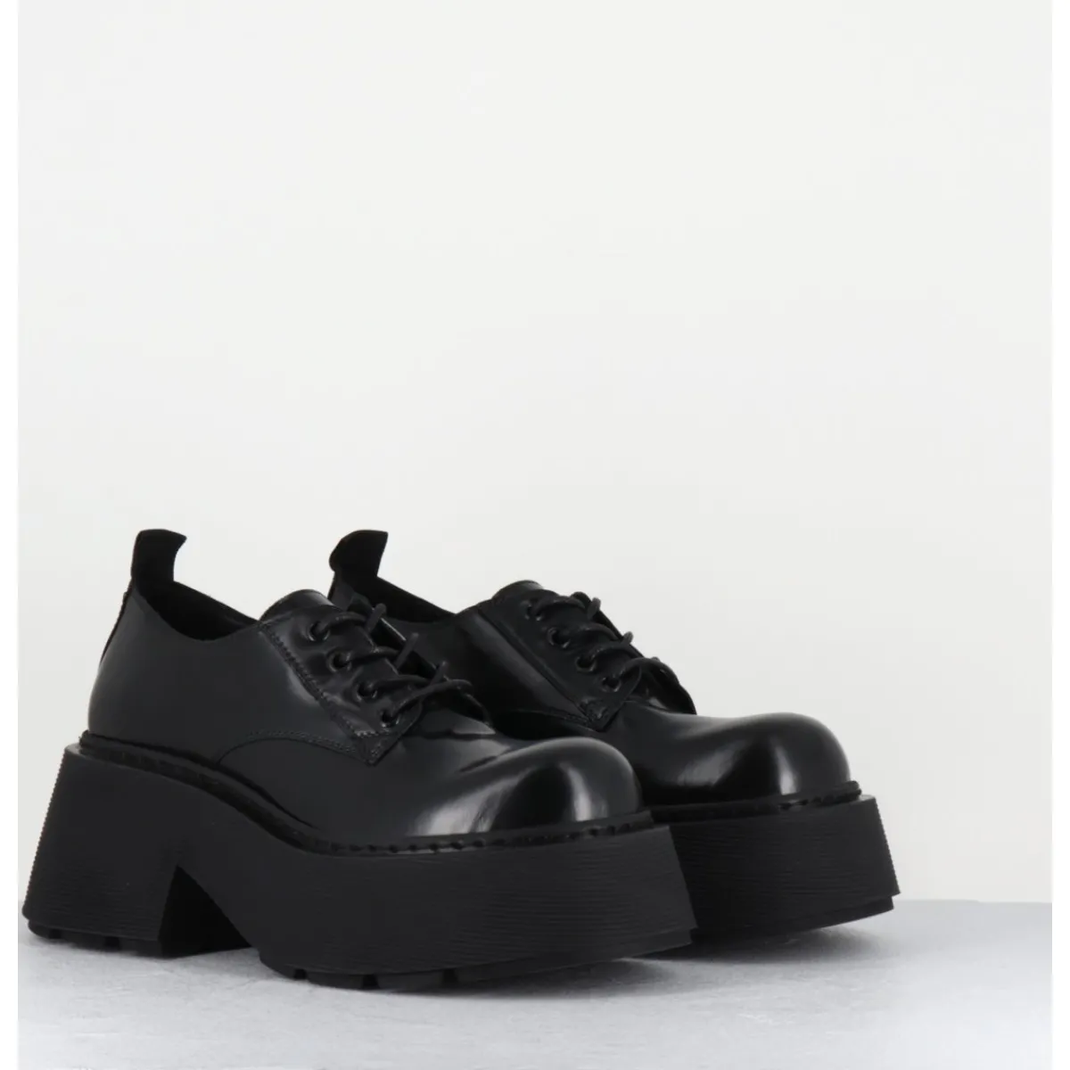Chaussures^VIC MATIE Derbies en cuir glacé fumé semelle épaisse - 1D7702D BUFFY BLACK NOIR