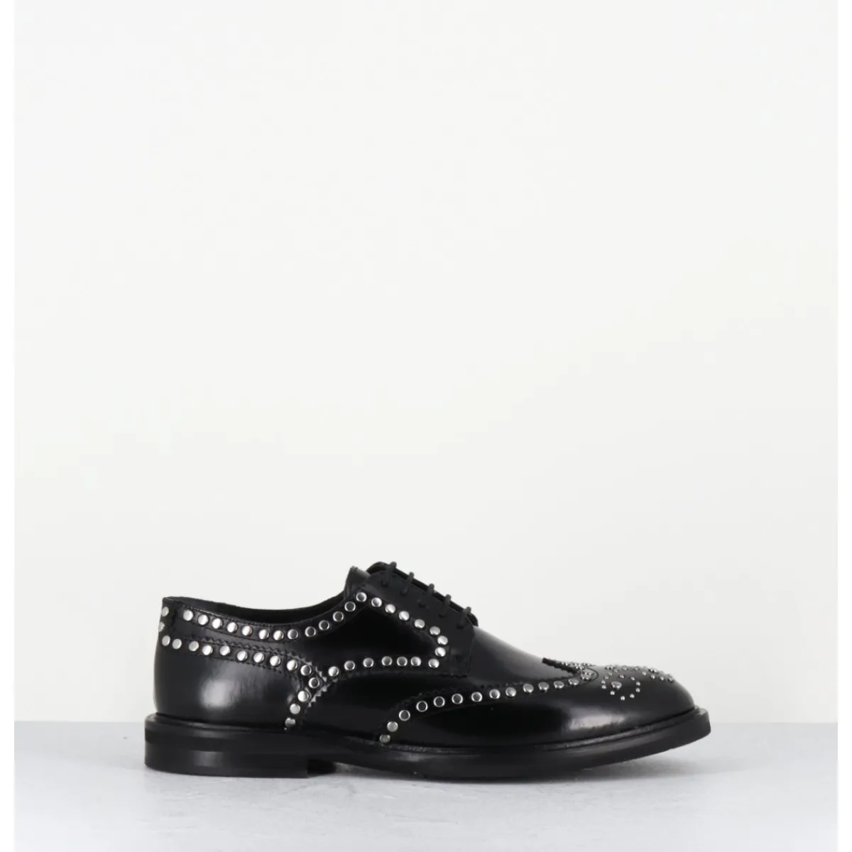 Chaussures^GARRICE LAB Derbies plats en cuir glacé bout fleuri & rivets - SALVO ABRA NERO NOIR