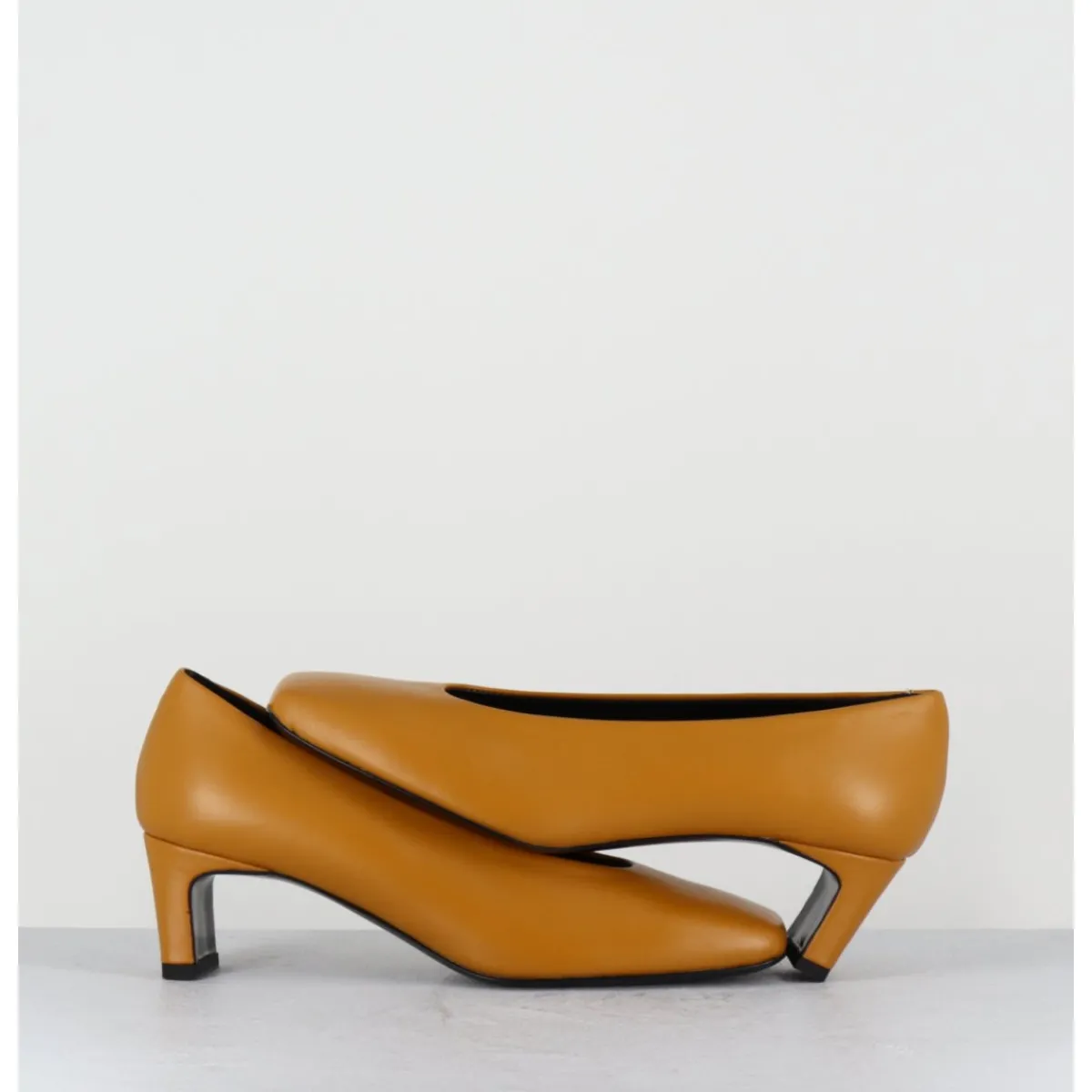 Chaussures^TO&CO Escarpins petit talon bout carré en cuir - SANTI OCRA COWHIDE JAUNE