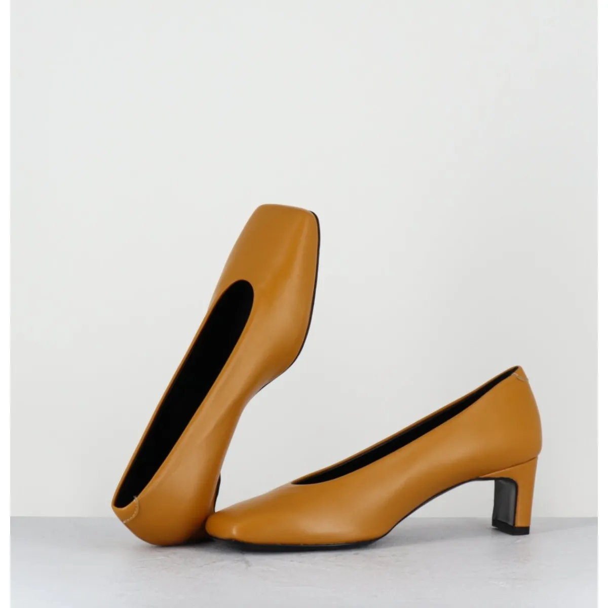 Chaussures^TO&CO Escarpins petit talon bout carré en cuir - SANTI OCRA COWHIDE JAUNE