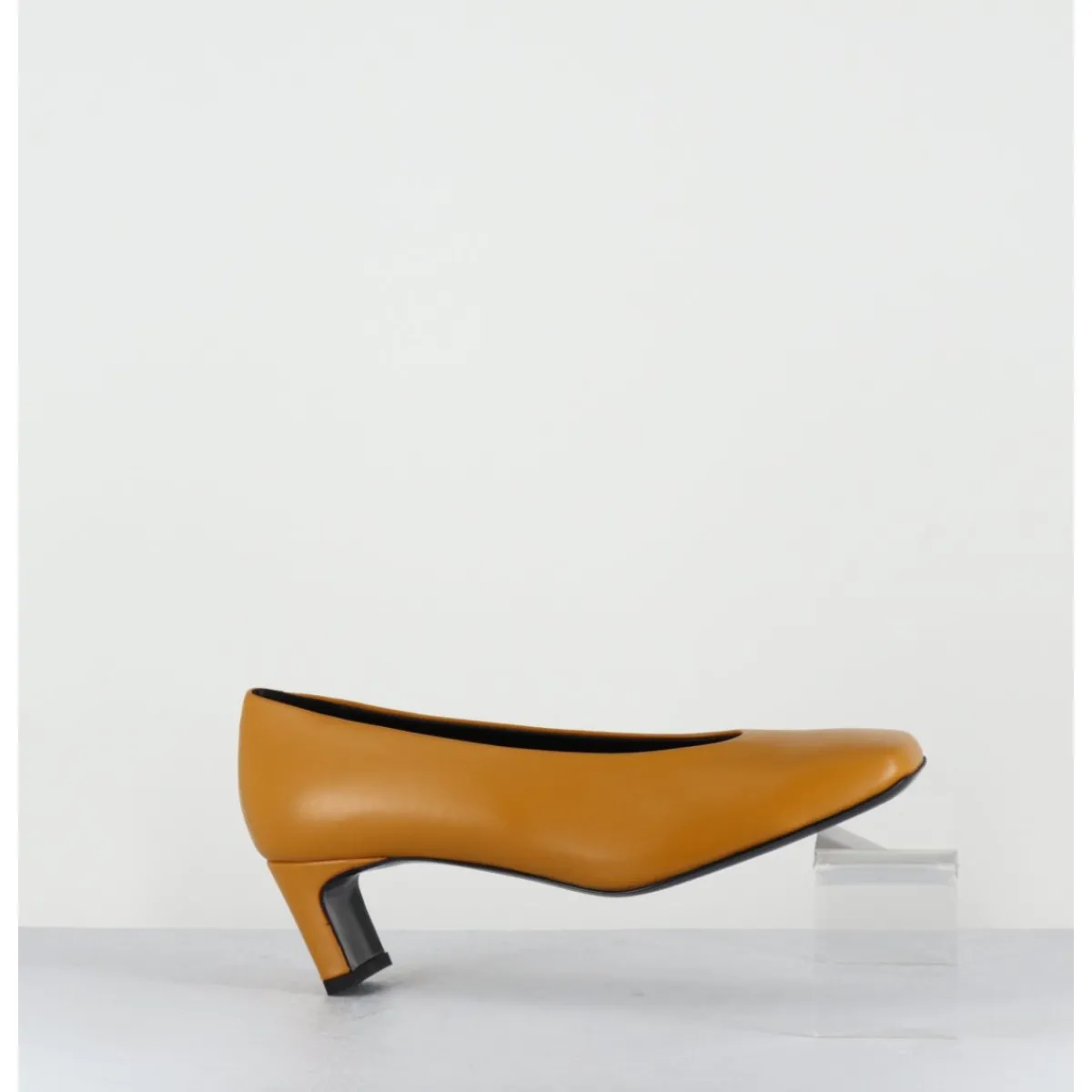 Chaussures^TO&CO Escarpins petit talon bout carré en cuir - SANTI OCRA COWHIDE JAUNE