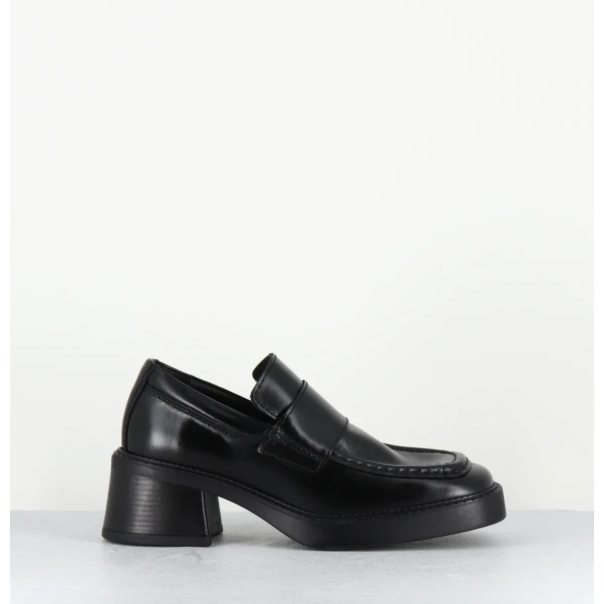 Mocassins | Chaussures^E8 BY MIISTA Mocassins à talon en cuir bout carré - KARINA BLACK LOAFERS NOIR